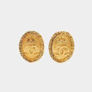 Chanel Vintage Royal Crown CC Gold Tone Clip-On Earring