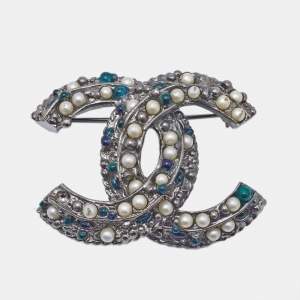 Pre Owned Chanel CC Faux Pearl Resin Silver Tone Brooch