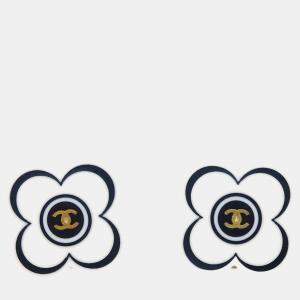 Pre Owned Chanel White/Gold/Black Gold Plated, Acrylic Flower Clip-On Earrings
