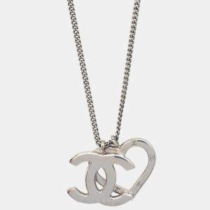 Pre Owned Chanel CC Heart Chain Necklace Silver