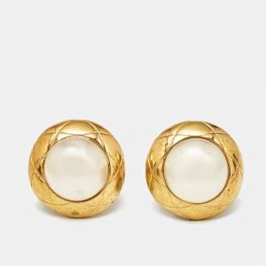 Pre Owned Chanel Faux Pearl Gold Tone Round Clip-on Earrings