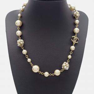 Pre Owned Chanel pearl necklace