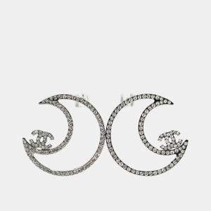 مملوكة مسبقًا Chanel 2017 Silver Toned Crystal CC Moon Stud Earrings