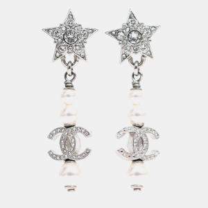 مملوكة مسب قًا Chanel 2020 Silver Tone Pearl Star CC Drop Earrings