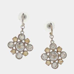 مملوكة مسبقًا أقراط شانيل مثقوبة بتصميم معلق مرصعة بكريستال فضيشكل معين