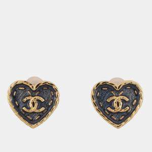 Pre Owned Chanel Cc Logo Denim Heart Motif Earrings Navy Gold Plated Resin