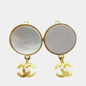 Pre Owned Chanel Dangle Earrings Clip-On Gold Shell