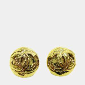 مملوكة مسبقًا Chanel Button Earrings Clip-On Gold