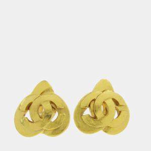 مملوكة مسبقًا Chanel Heart Earrings Clip-On Gold