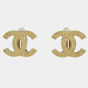 Pre Owned Chanel Gold Cc Earrings Clip-On