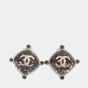 مملوكة مسبقًا أقراط شانيل CC شعار فضي وتوركوازي