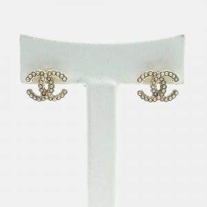 مملوكة مسبقًا أقراط شعار شانييل مطلية بالذهب