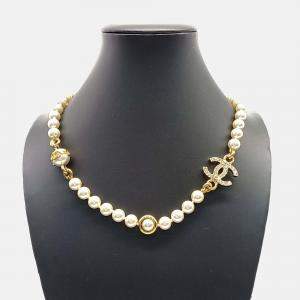 مملوكة مسبقًا Chanel Gold Plated Pearl Necklace