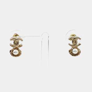 Pre Owned Chanel Metal earrings