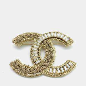 مملوكة مسبقًا Chanel logo brooch