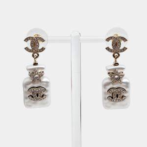 مملوكة مسبقًا Chanel Gold Tone Metal Earrings