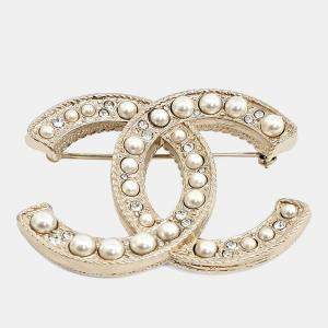 مملوكة مسبقًا Chanel logo brooch