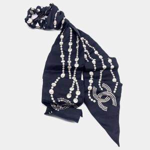 مملوكة مسبقًا Chanel silk black hair scrunchie