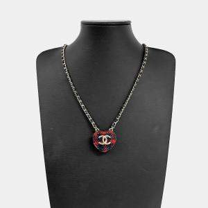 مملوكة مسبقًا Chanel Tweed Heart Necklace