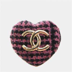مملوكة مسبقًا Chanel CC Heart Pink Black Tweed Gold Tone Metal Women's Brooch