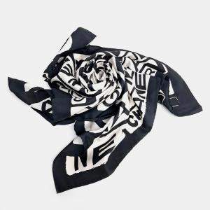 Pre Owned Chanel Black/White Silk Scarf
