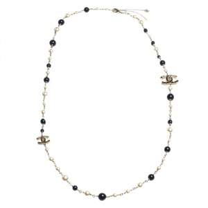 مملوكة مسبقًا Chanel CC Faux Pearl Black Bead Gold Tone Long Station Necklace