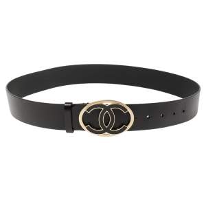 مملوكة مسبقًا Chanel Black Leather CC Logo Buckle Belt 95 CM