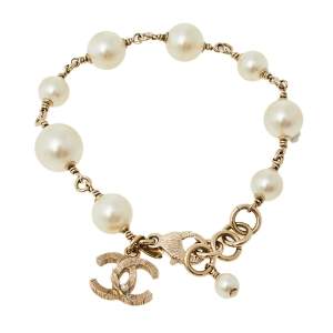 Pre Owned Chanel Pale Gold Tone Faux Pearl CC Charm Bracelet