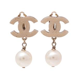 Pre Owned Chanel CC Faux Pearl Pale Gold Clip On Earrings