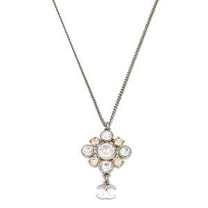 مملوكة مسبقًا قلادة شانيل CC كريستال بمعدن فضي اللون 