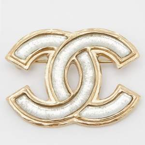 Pre Owned Chanel Pale Gold Tone Resin CC Pin Brooch 