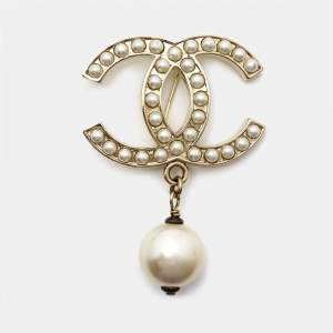 Pre Owned Chanel CC Faux Pearl Gold Tone Brooch