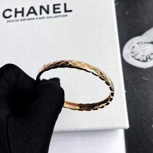 Pre Owned Chanel Coco Crush Wide 18K Rose Gold Bracelet Size S