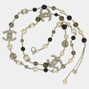Pre Owned Chanel CC Logo Pearl & Onyx Long Pearl Necklace in Gilt Metal