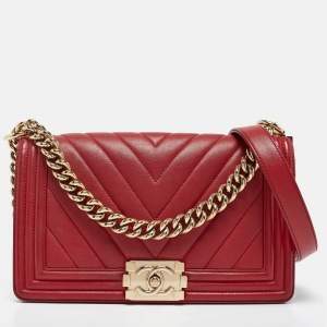 Pre Owned Chanel Red Chevron Leather Medium Boy Flap Bag