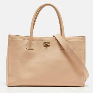 Pre Owned Chanel Light Beige Leather Cerf Shopper Tote