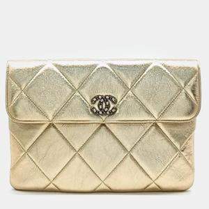 Pre Owned Chanel 19 flap clutch