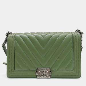 Pre Owned Chanel Chevron Boy Bag New Medium