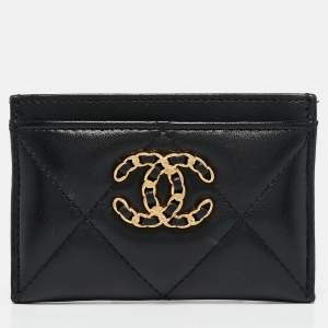 مملوكة مسبقًا Chanel Black Quilted Lambskin Leather 19 Card Holder