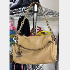 Pre Owned Chanel Beige Quilted Lambskin Leather Ultimate Soft Bag