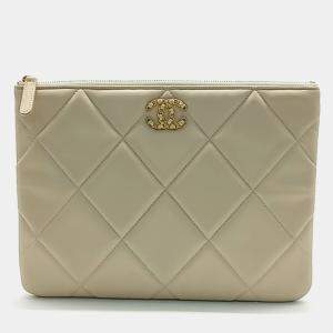 Pre Owned Chanel Beige Leather 19 New Medium Clutch bag