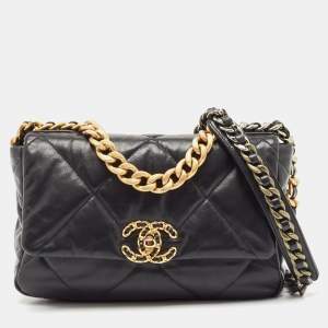Pre Owned Chanel Black Quilted Leather Small 19 Flap Bag
