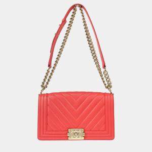Pre Owned Chanel Pink Lambskin Chevron Leather Medium Boy Bag