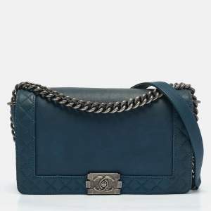مملوكة مسبقًا Chanel Blue Quilted Leather New Medium Boy Flap Bag