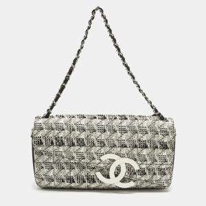 Pre Owned Chanel White/Black Tweed Diagonal CC Flap Bag