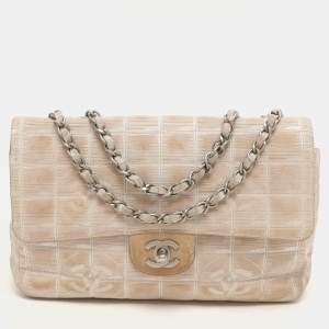 مملوكة مسبقًا Chanel Beige Nylon Medium Travel Line Flap Bag