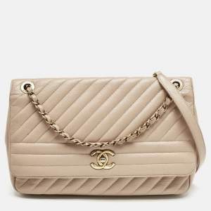 Pre Owned Chanel Beige Diagonal Quilted Leather Medium Flap Bag
