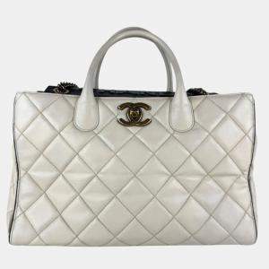 Chanel Shoulder Bag Matelasse Leather Off-White Black Gold