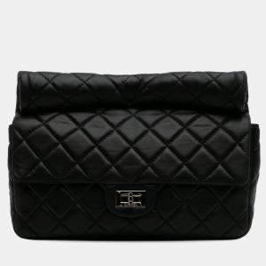 مملوكة مسبقًا Chanel Black Reissue 2.55 Metallic Lambskin Roll Clutch