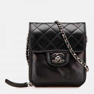 Pre Owned Chanel Black CC Quilted Lambskin Clams Wallet on Chain